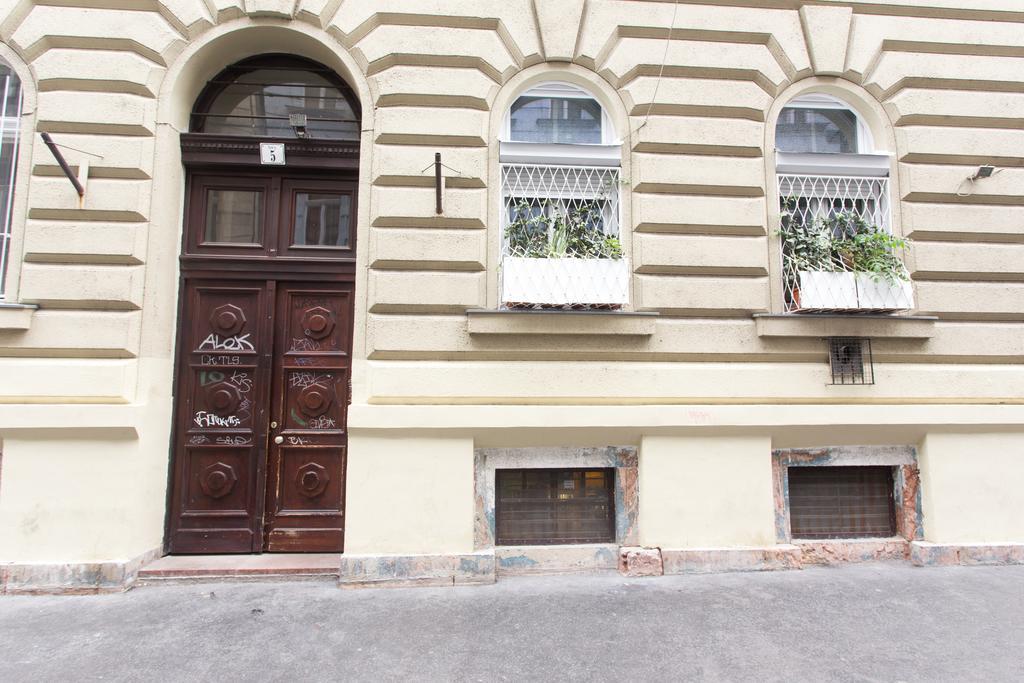 Home Apartment Near Blaha Lujza Square Budapest Extérieur photo