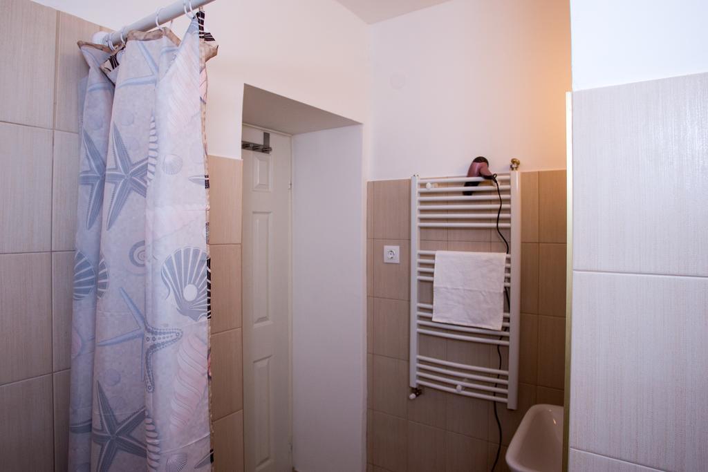 Home Apartment Near Blaha Lujza Square Budapest Extérieur photo